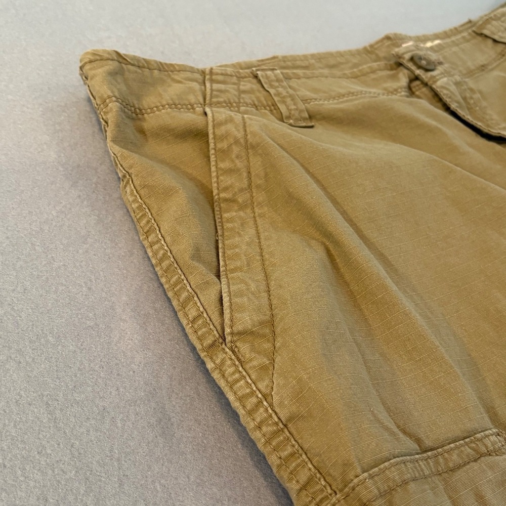 Wrangler Relaxed Fit Cargo Shorts Mens Size 40 Tan Cotton Spandex Pockets Casual - Picture 2 of 12